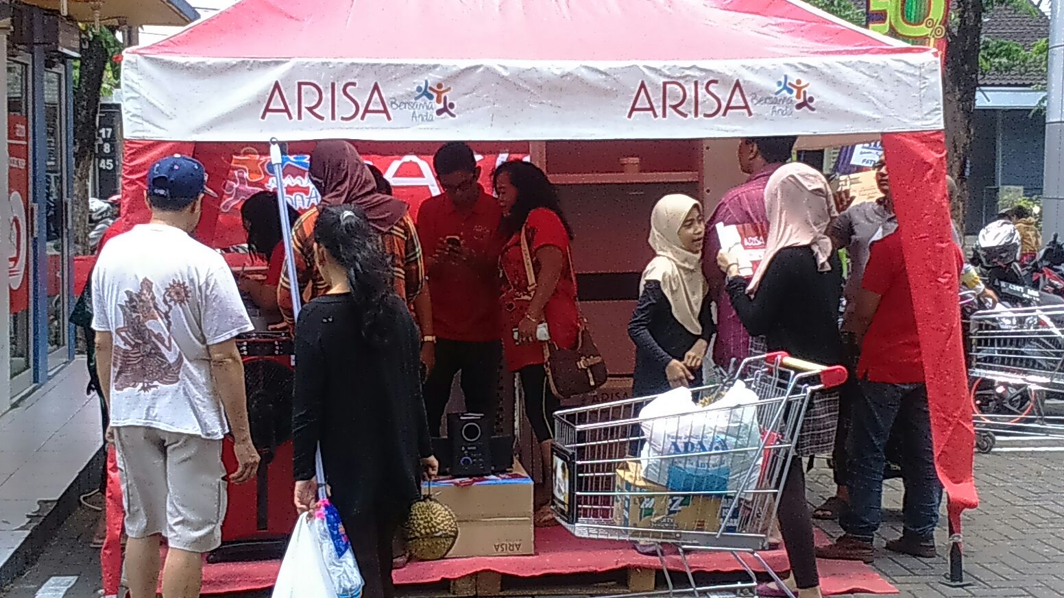 BOOTH ARISA DI ADA MALL, SEMARANG